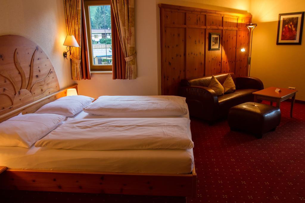 Familien Hotel Mozart Ried im Oberinntal Bilik gambar