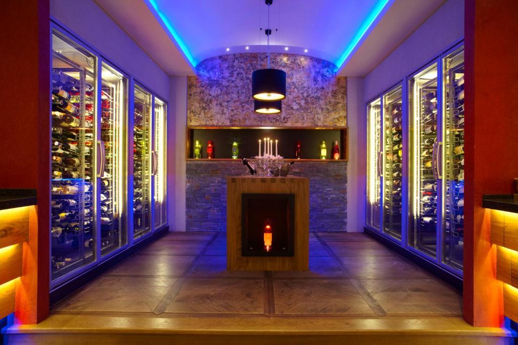 Familien Hotel Mozart Ried im Oberinntal Luaran gambar