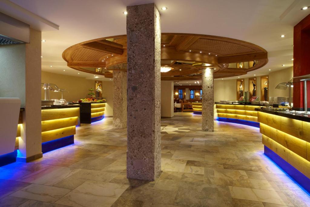 Familien Hotel Mozart Ried im Oberinntal Luaran gambar