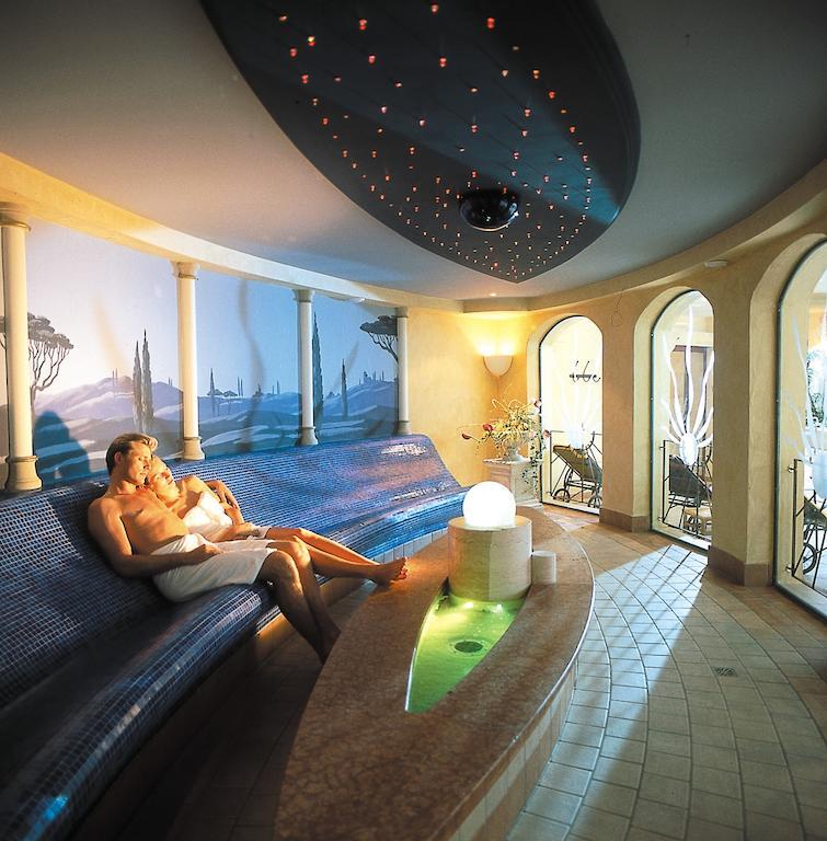 Familien Hotel Mozart Ried im Oberinntal Luaran gambar